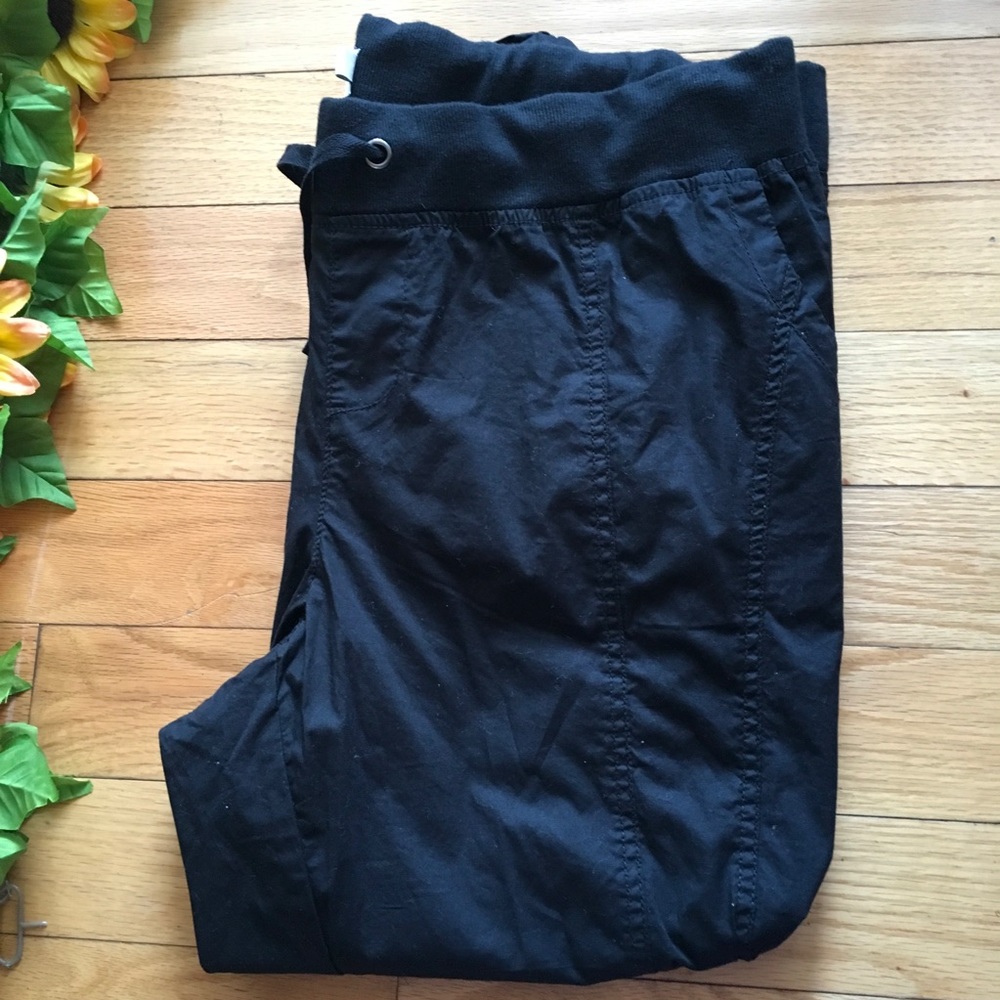 TORRID Size 16 NWOT Black Crop Pants